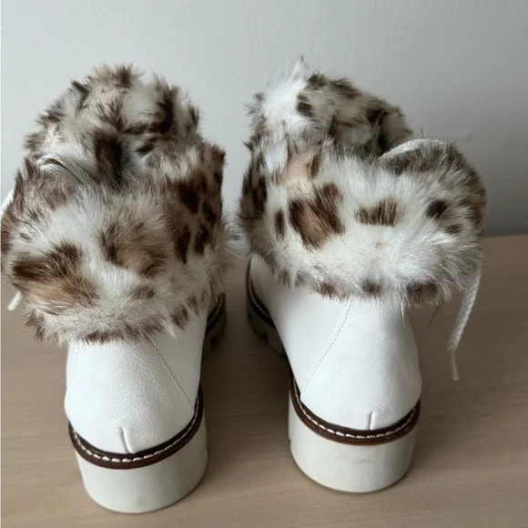 White Mountain Glamorous White Fur-Lined Ankle Boots. / Size 9 - Picture 5 of 13